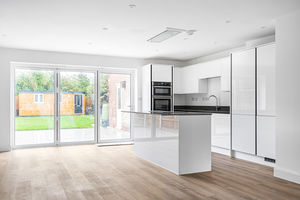Open plan Kitchen/diner- click for photo gallery